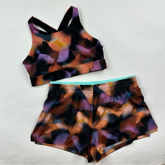 Fabletics Meltdown Crystal Wave Shorts Sports Bra Set Activewear Set Size XL - Picture 3 of 13